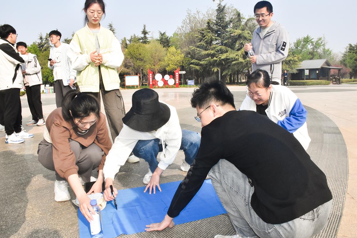 赴春日之約-環(huán)球軟件開(kāi)展“擁抱自然·迎接春天”團(tuán)建活動(dòng)